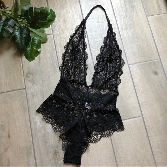 Prettylittlethings Plunge Delicate Daisy Lace Bodysuit romper teddy. size M - Picture 12 of 16